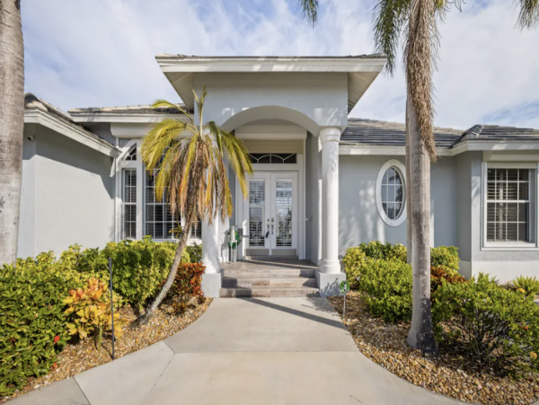 Marco Island Beautiful 3 Bedroom Home with Pool & Canal View